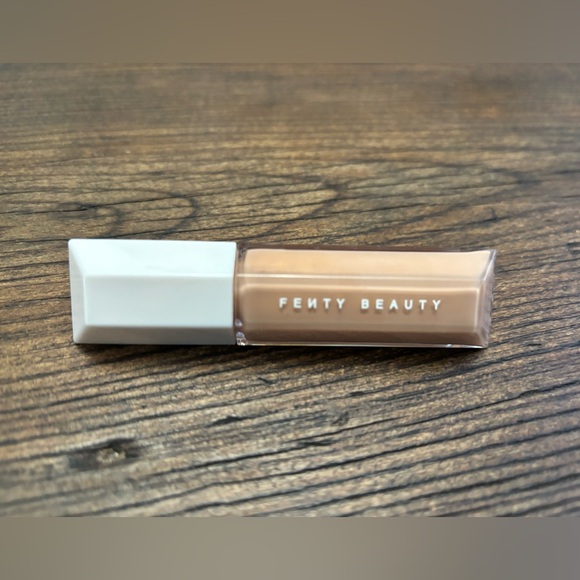 Fenty Beauty We're Even Hydrating Longwear Concealer 280C. New. - Picture 5 of 6